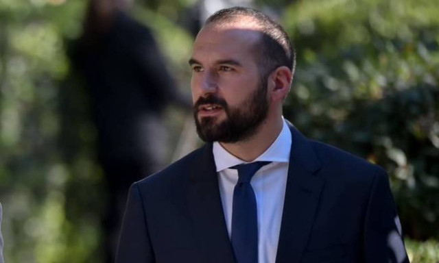 Government to raise minimum wage, Tzanakopoulos says