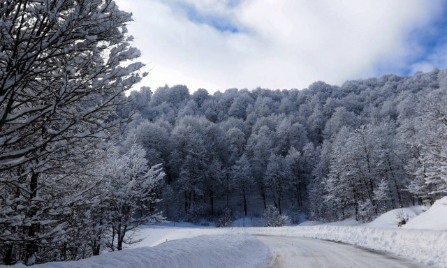Καιρός: Περισσότερη από τη μισή Ελλάδα καλύφθηκε από χιόνι! Δείτε το χάρτη