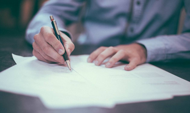 Ανακοινώνεται ο νέος  βασικός μισθός - Ποιοι εργαζόμενοι θα δουν αύξηση έως 120 ευρώ