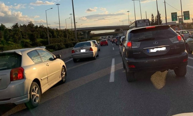 ΤΩΡΑ: Καραμπόλα στον Κηφισό – Ουρές χιλιομέτρων