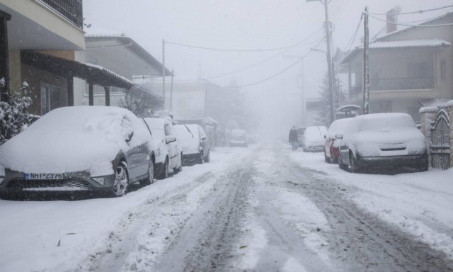 Έκτακτο δελτίο ΕΜΥ: Θα σαρώσει τη χώρα ο «Τηλέμαχος» - Σφοδρές χιονοπτώσεις και στην Αθήνα (pics)