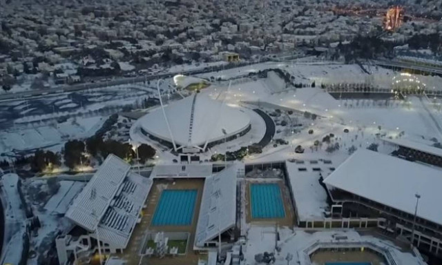 «Τηλέμαχος»: Η χιονισμένη Αθήνα από ψηλά - Δείτε υπέροχες εικόνες από drone (vid)