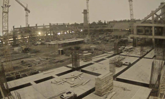 Καιρός ΤΩΡΑ: Στα λευκά η «Αγία Σοφία» - Το «έστρωσε» στο γήπεδο της ΑΕΚ (live cam)