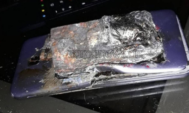 Απίστευτο: Κινητό εξερράγη στην τσέπη μαθητή (pics)