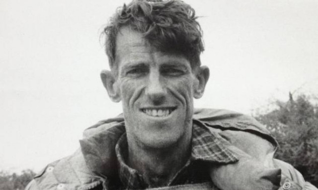 Σαν σήμερα το 2008 έφυγε από τη ζωή ο πρώτος άνθρωπος που πάτησε την ψηλότερη κορυφή του κόσμου