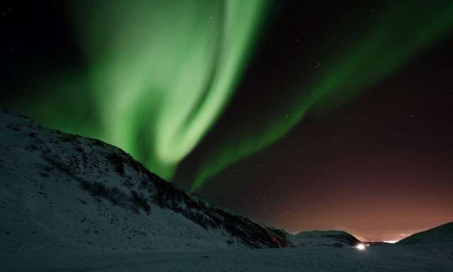 Το ουράνιο πέπλο του Τρόμσο που «χορεύει» στο σκοτάδι και μαγεύει ολόκληρο τον κόσμο (pics+vids)