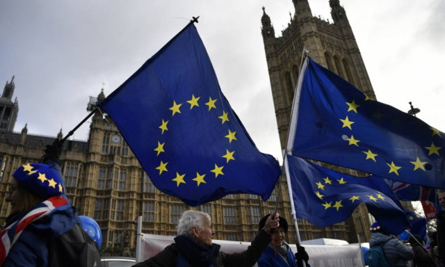 Πονοκέφαλο προκαλεί στις Βρυξέλλες η πιθανή καθυστέρηση του Brexit