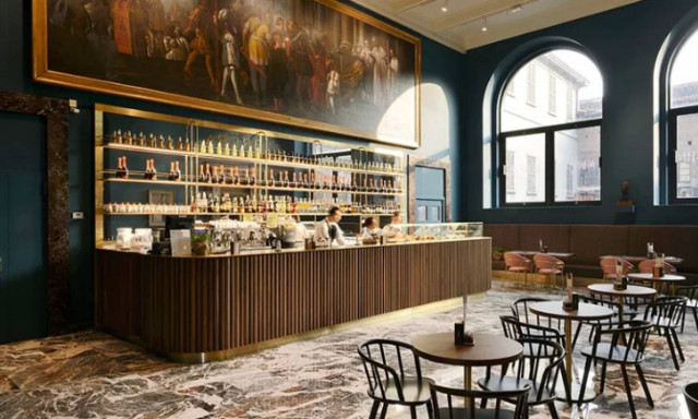 Καφετέρια - έργο τέχνης: Καφές υπό το βλέμμα Καραβάτζιο, Μπελίνι, Τιτσιάνο