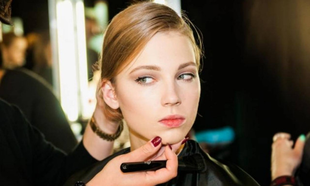 Ξηροδερμία τον χειμώνα; Δες τα 4 τρικς που θα σου χαρίσουν λείο πρόσωπο