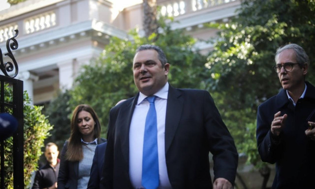 Παραίτηση Καμμένου: Πήγε να κοινωνήσει στη Μητρόπολη πριν από το «διαζύγιο» με την κυβέρνηση (vid)