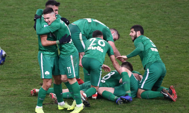 Βαδίζοντας το μοναχικό δρόμο της αξιοπρέπειας