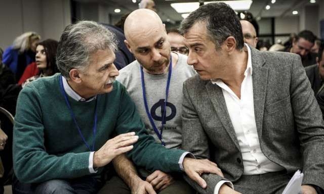 Ψήφος εμπιστοσύνης - «Τελεσίγραφο» Θεοδωράκη σε Δανέλλη: Ξεκαθάρισε τη θέση σου