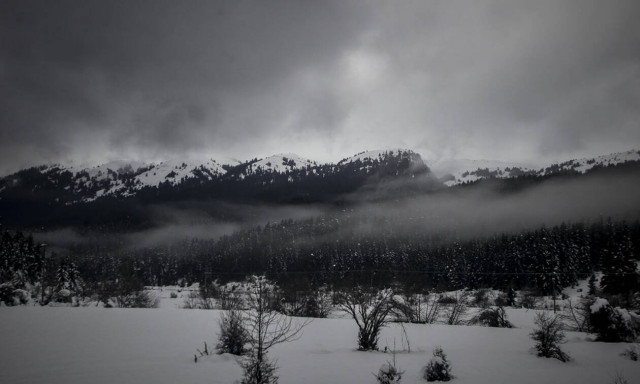 Καιρός - Έκτακτο δελτίο ΕΜΥ: Σαρώνει η κακοκαιρία με καταιγίδες, χιόνια και 11 μποφόρ (pics)