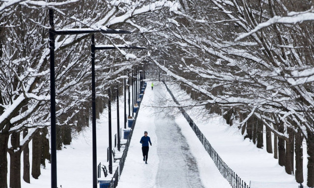 Οι φωτογραφίες της Μελάνια Τραμπ από τον χιονισμένο Λευκό Οίκο που έγιναν viral! (pics)