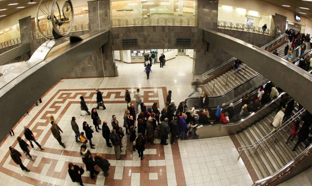 Η έκθεση «ΔΕΝ ΛΗΣΜΟΝΩ… μία εικόνα χίλιες λέξεις» στο μετρό του Συντάγματος