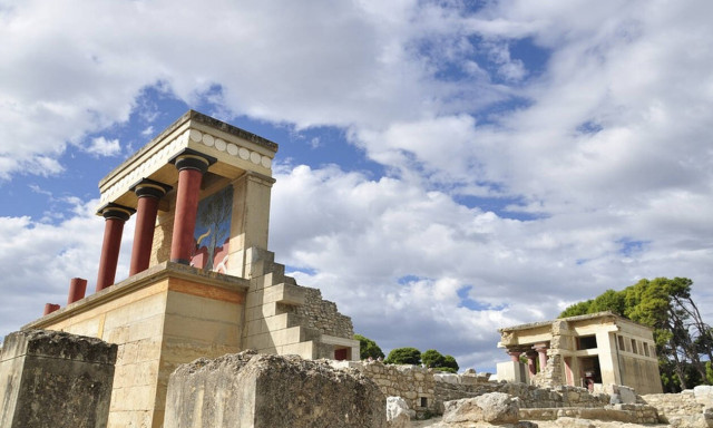 Στο Υπερταμείο Κνωσσός και Λευκός Πύργος; - Οι απαιτήσεις των δανειστών και οι αποφάσεις του ΣτΕ