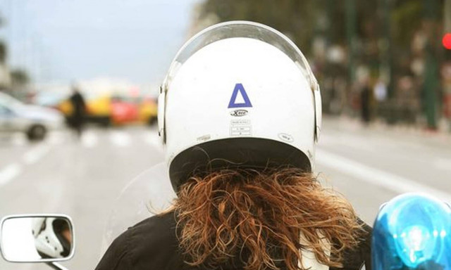 Λησταρχίνα ξυλοκόπησε αστυνομικό 