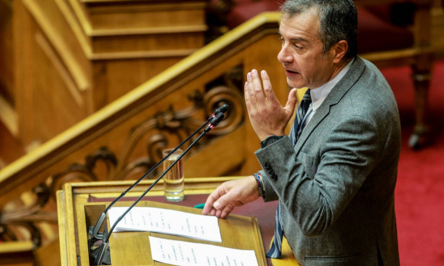 Θεοδωράκης:  Θετική ψήφος για τις Πρέσπες δεν σημαίνει ψήφος εμπιστοσύνης στην κυβέρνηση