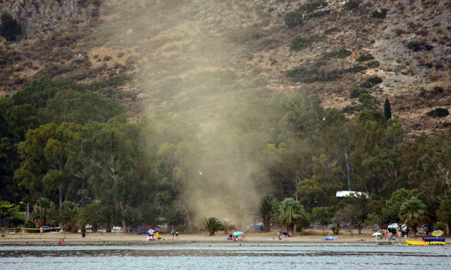 Meteo: Ξεπέρασαν τους 100 οι ανεμοστρόβιλοι και υδροσίφωνες στην Ελλάδα (pics)