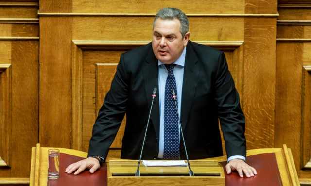 Το ζεϊμπέκικο του Καμμένου στα μπουζούκια με το τραγούδι «Από τα ψηλά στα χαμηλά» - Δείτε το βίντεο