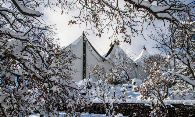 O χιονισμένος ναός του Επικούριου Απόλλωνα: Ένα μνημείο που πρέπει να επισκεφθείτε