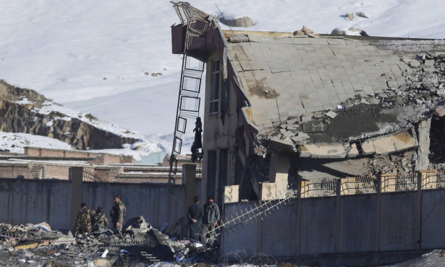 Μακελειό στο Αφγανιστάν: Πάνω από 100 νεκροί σε επίθεση των Ταλιμπάν (pics)