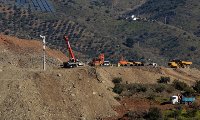 Ισπανία: Σκάβουν πυρετωδώς για να βρουν το 2χρονο αγοράκι - Στο δυσκολότερο σημείο η διάσωσή του