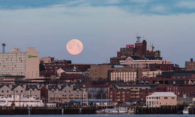 Το εντυπωσιακό φεγγάρι του Πόρτλαντ μέσα από ένα timelapse βίντεο