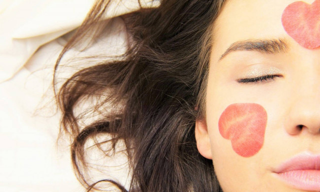 Πέντε σπιτικές μάσκες προσώπου που πρέπει να δοκιμάσετε 