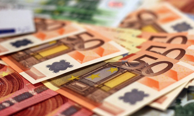 Κατώτατος μισθός: Πότε και πόσο θα αυξηθεί 