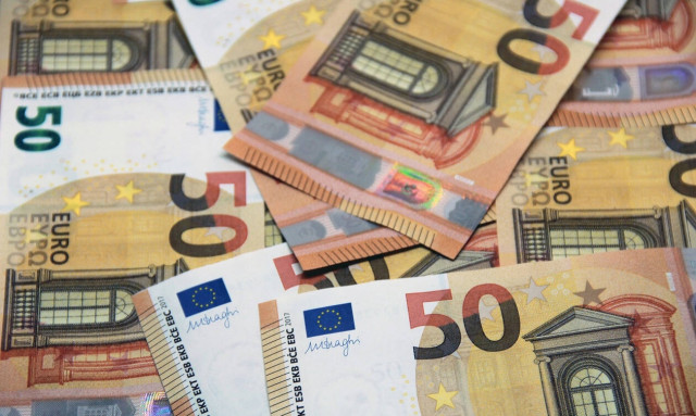 Αύξηση για 400.000 µισθωτούς από 1/2/2019 - Δείτε ΕΔΩ αν θα την πάρετε