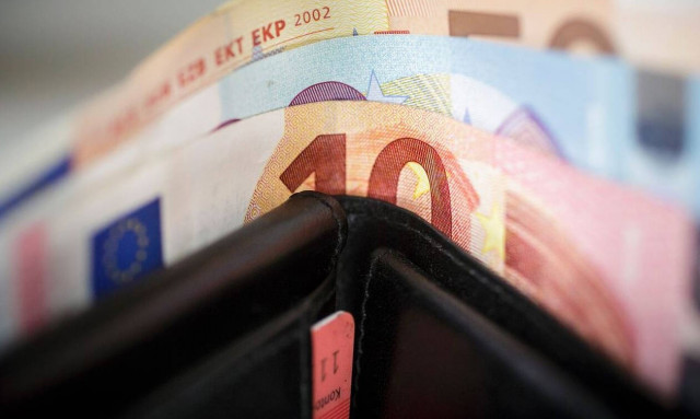 Οι δανειστές παγώνουν τις 120 δόσεις για χρέη σε εφορία και τράπεζες 