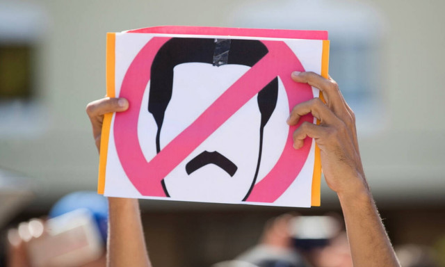 Χάος στη Βενεζουέλα: «Να μη χυθεί άλλο αίμα» - Υπόσχονται αμνηστία στον Μαδούρο - Δείτε φωτογραφίες 