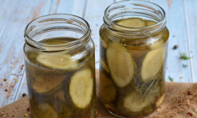 Πανεύκολη συνταγή για σπιτικές πίκλες