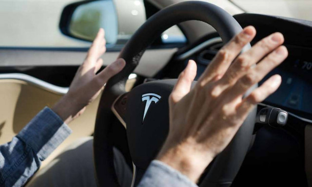 Δεν θα πιστεύετε πόσο βρώμικα είναι τα τιμόνια των αυτοκινήτων!