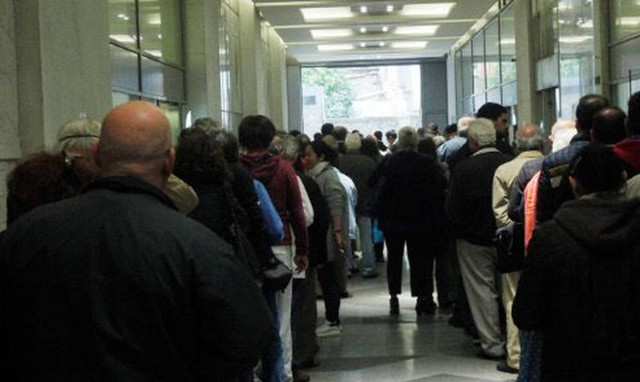 Νέα χαράτσια για τους  ελεύθερους επαγγελματίες