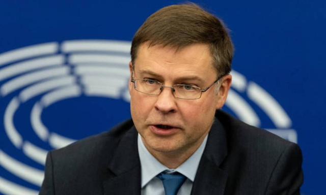 Valdis Dombrovskis to ANA: «The tendency is clear that Greece is returning to the markets»