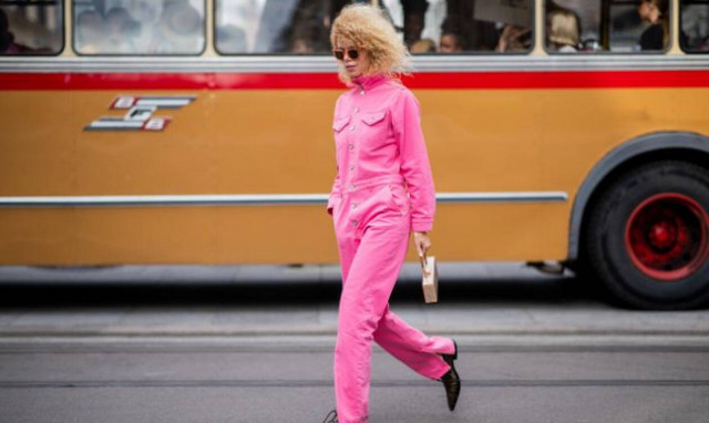 Boiler Suits: Αυτή είναι η τάση που λατρεύουν όλες οι γυναίκες και απεχθάνονται οι άντρες