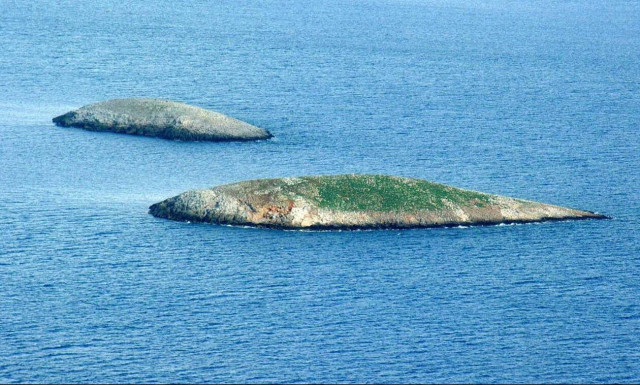 Θρίλερ στα Ίμια: Φωτογραφίες με Τούρκους κομάντος στις βραχονησίδες 