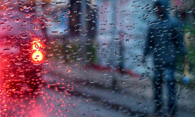 Καιρός: Κίνδυνος να «πνιγεί» η Ελλάδα τις επόμενες ώρες - Έρχονται ισχυρές καταιγίδες