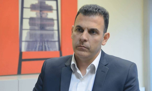 Καραμέρος: Υπονομεύει την οικονομική αυτοτέλεια και το αυτοδιοίκητο των ΟΤΑ η απόφαση της κυβέρνησης