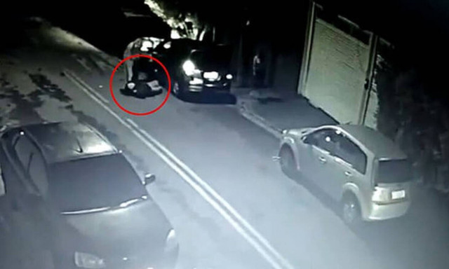 Θεία δίκη; Πήγε να ληστέψει παπά αλλά έπαθε έμφραγμα - Δείτε το βίντεο