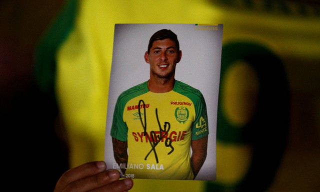 Βρέθηκαν συντρίμμια που ανήκουν στο αεροπλάνο που μετέφερε τον Εμιλιάνο Σάλα 