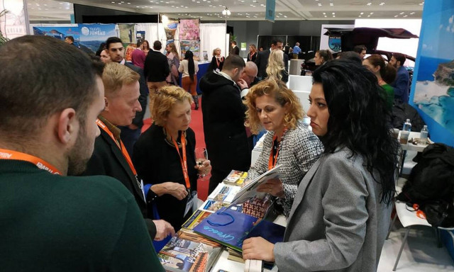 Εξοργιστική ερώτηση σε τουριστική έκθεση: «Η Καβάλα είναι στη Βόρεια ή στη Νότια Μακεδονία» (vid)