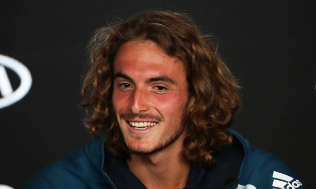 «Μου αρέσω καλύτερα γυμνός»: Ο Στέφανος Τσιτσιπάς… «πετά» τα ρούχα του - Δείτε τη φωτογραφία