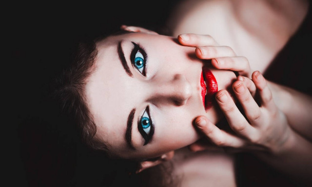 Μήπως την έχεις «πατήσει» κι εσύ βλέποντας τέτοιο πορνό στο Ίντερνετ;