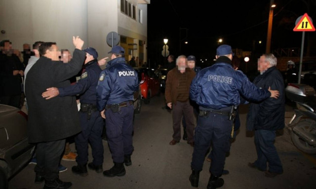 Οι Κρητικοί τα «έχωσαν» στον Τζανακόπουλο: «Είστε προδότες και προσκυνημένοι» (pics+vid)