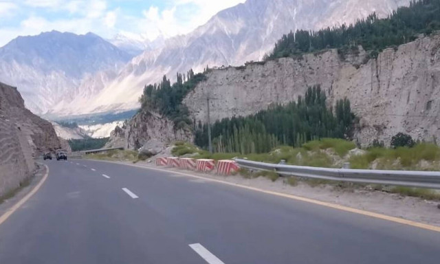 Αυτός είναι ο εντυπωσιακότερος δρόμος στον κόσμο! (vid)