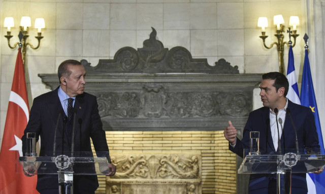 «Bόμβα» από την Hurriyet: «Ο Τσίπρας ήθελε να εκδώσει τους «8» στην Τουρκία»