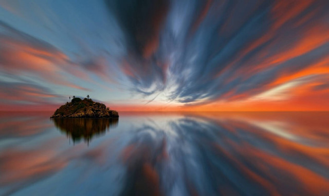 «Απέραντο γαλάζιο»; Όχι πια! Το χρώμα της θάλασσας θα αλλάξει για πάντα 